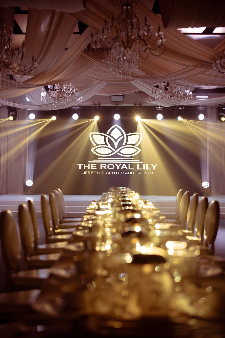 LED wall and long table for a briefing or keynote